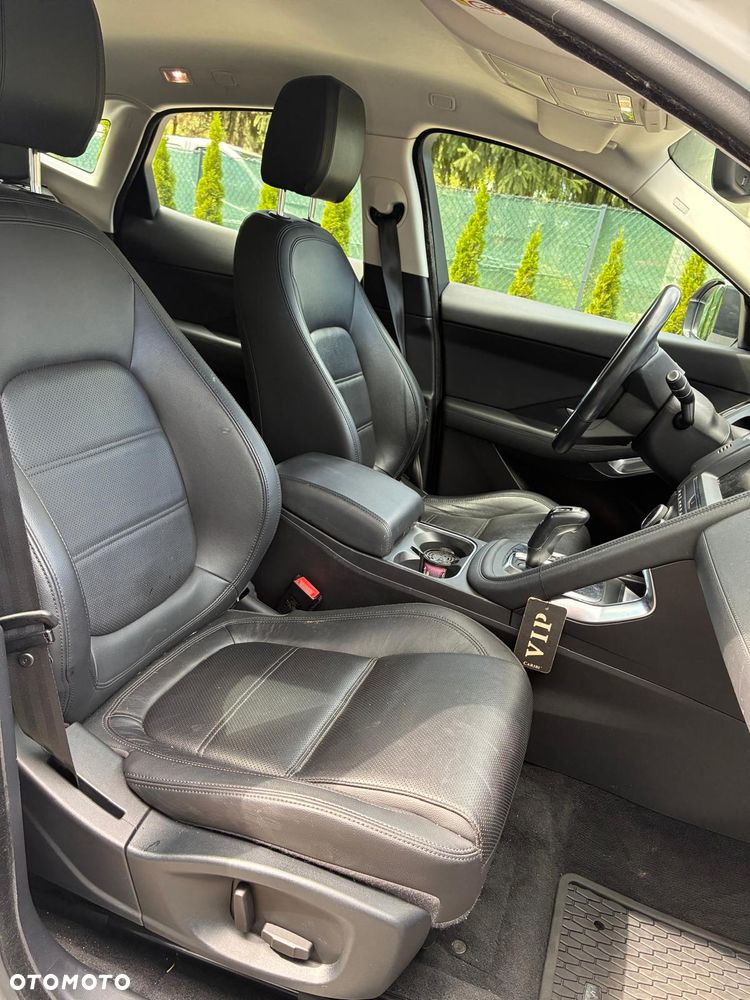 Jaguar E-Pace 2.0 i4D AWD R-Dynamic - 12