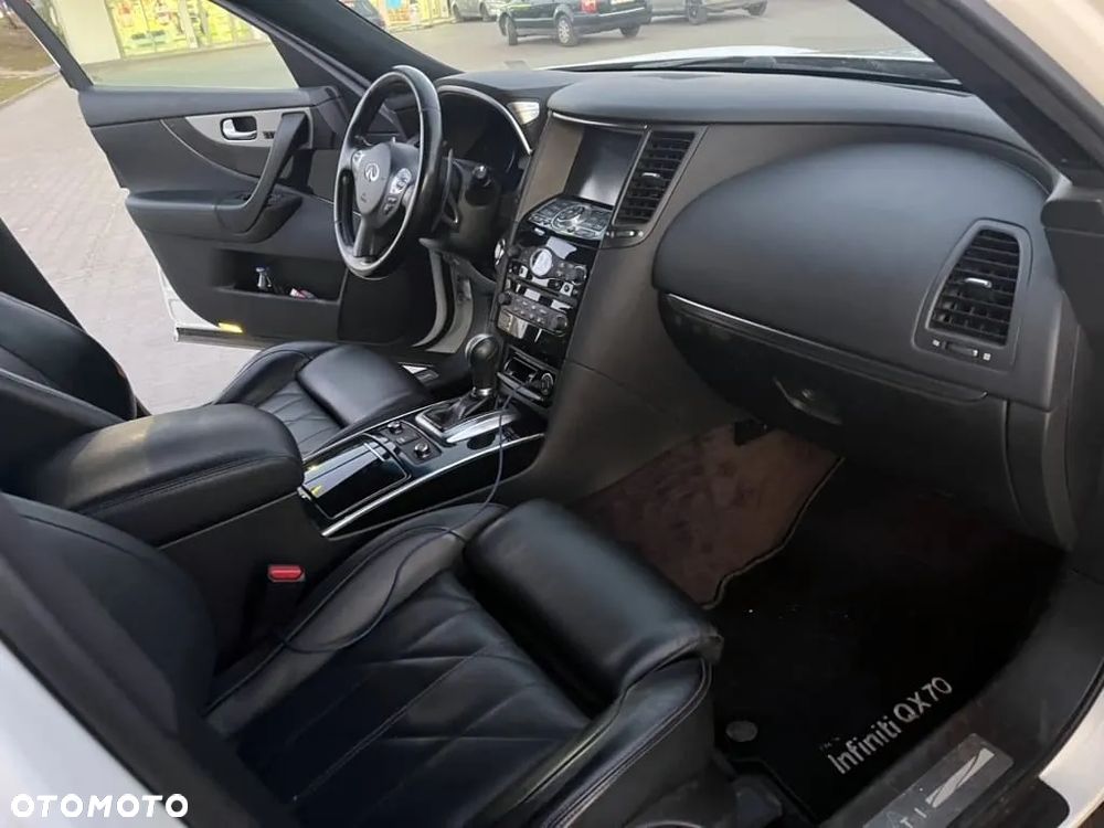 Infiniti Q70 3.0d S - 9
