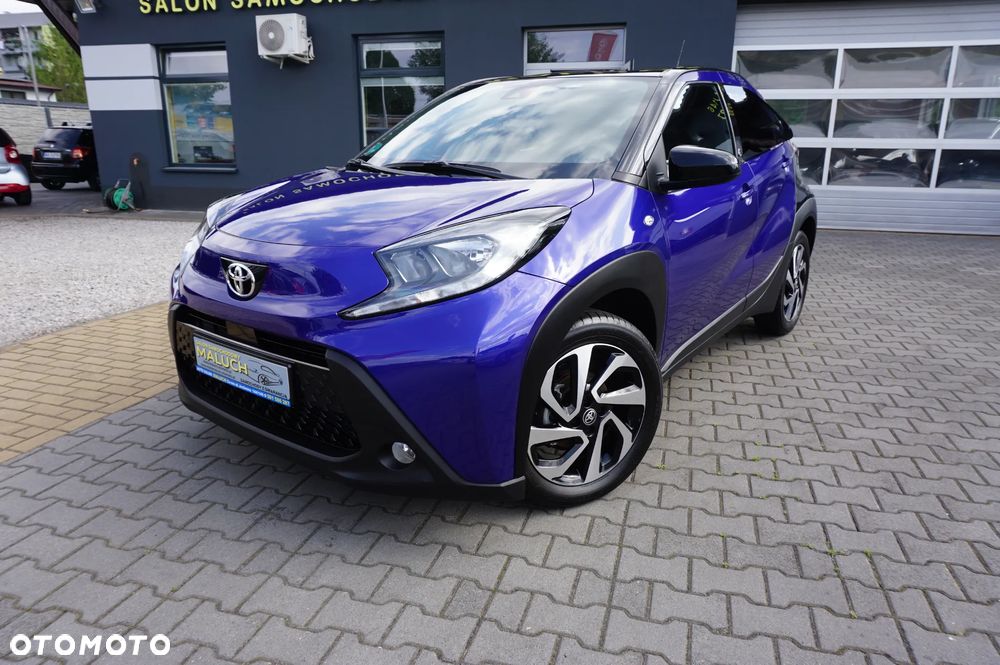 Toyota Aygo X x-shift x-play Team Deutschland - 1