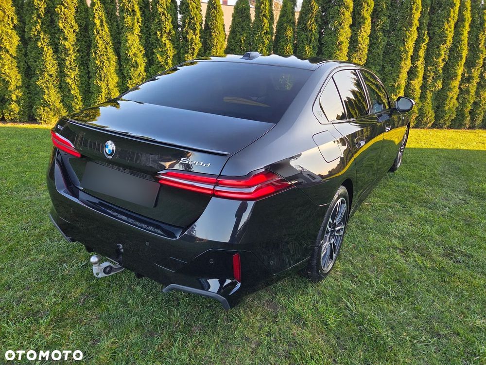 BMW Seria 5 520d xDrive - 14