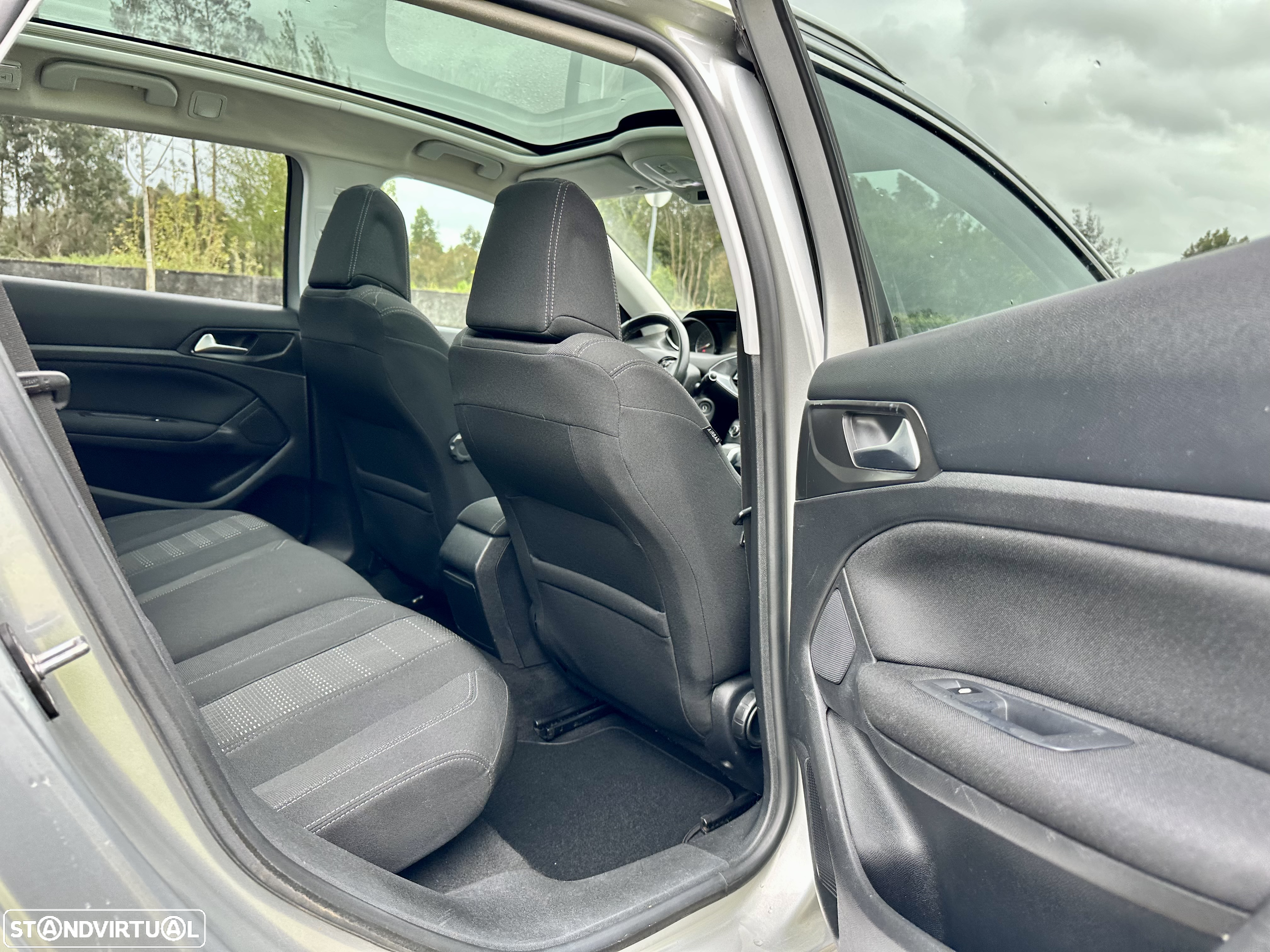 Peugeot 308 SW 1.6 BlueHDi Allure J17 EAT6 - 30