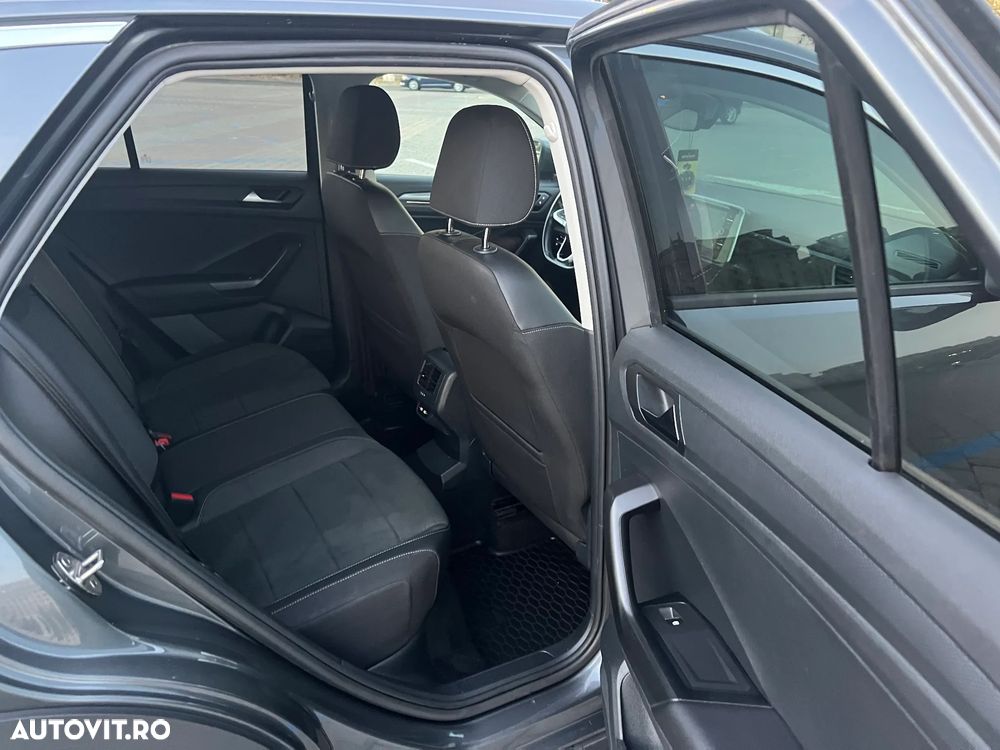 Volkswagen T-Roc - 14