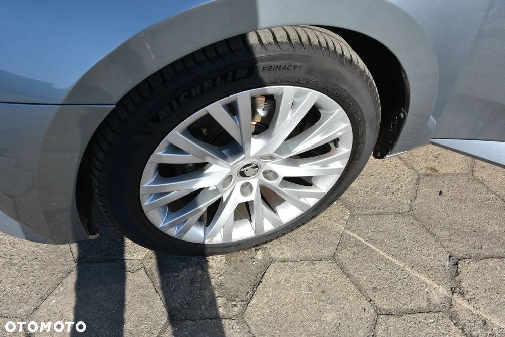 Skoda Superb 2.0 TDI DSG Style - 26
