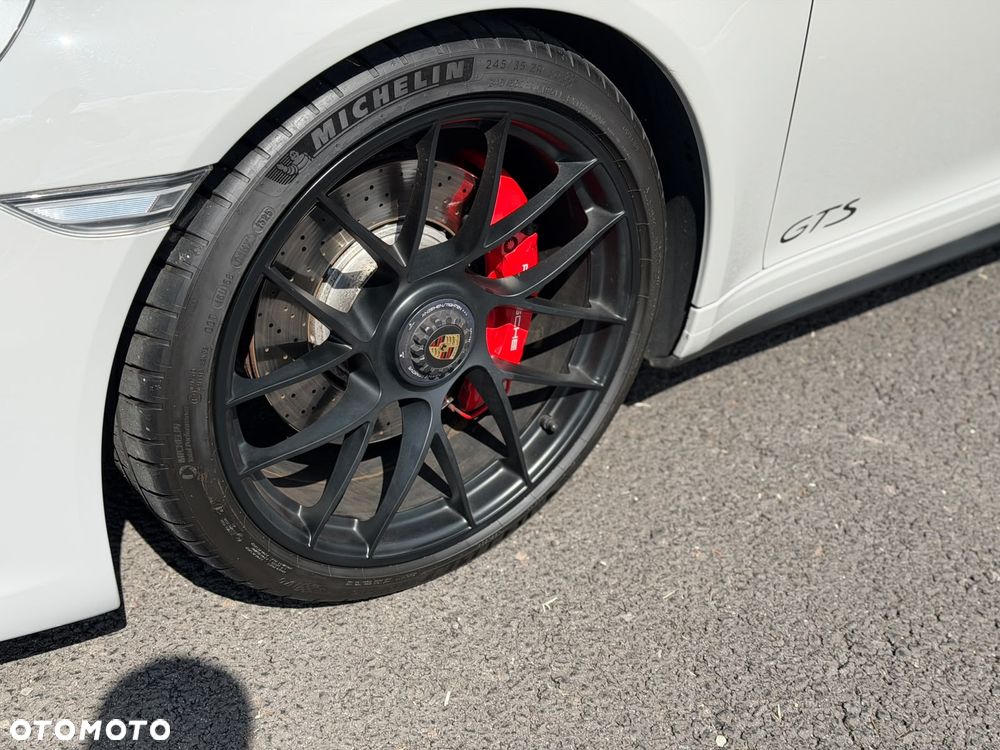 Porsche 911 Carrera GTS PDK - 17