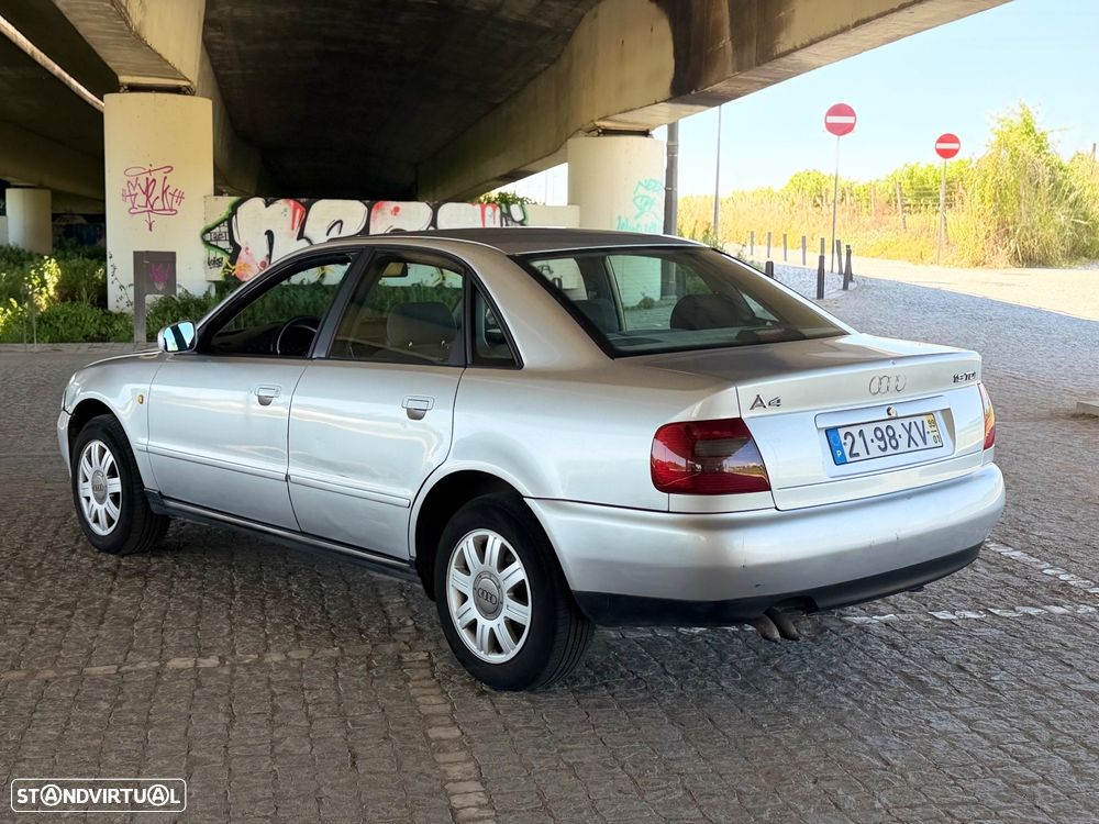 Audi A4 1.9 TDI Attraction - 4