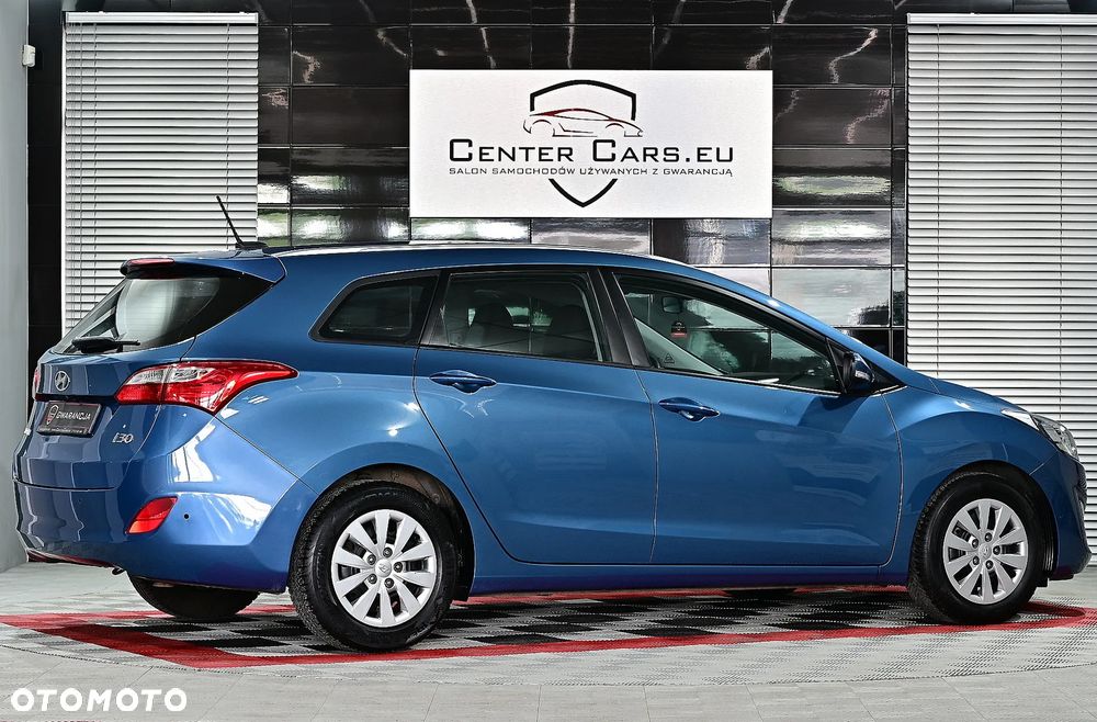 Hyundai i30 blue 1.6 CRDi Trend - 16