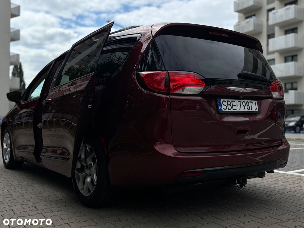 Chrysler Pacifica - 13