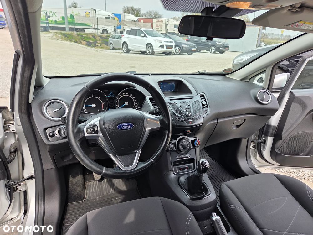 Ford Fiesta 1.5 TDCi ST&St Titanium - 16