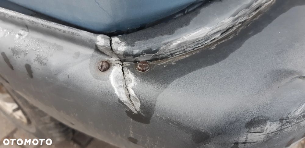 Nissan Micra 1.0 GL - 12