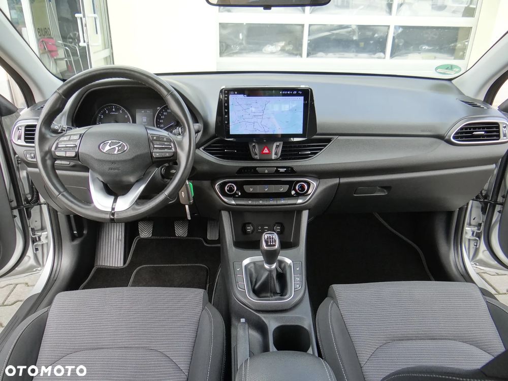 Hyundai i30 Kombi 1.4 Passion Plus - 27