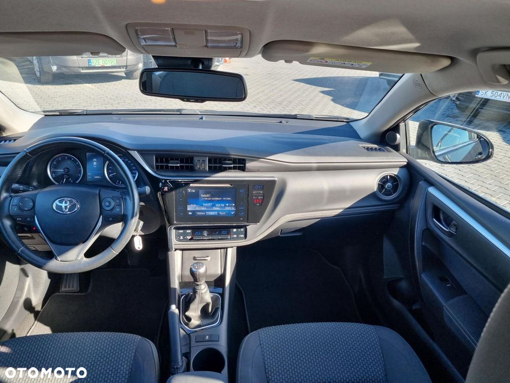 Toyota Corolla - 17