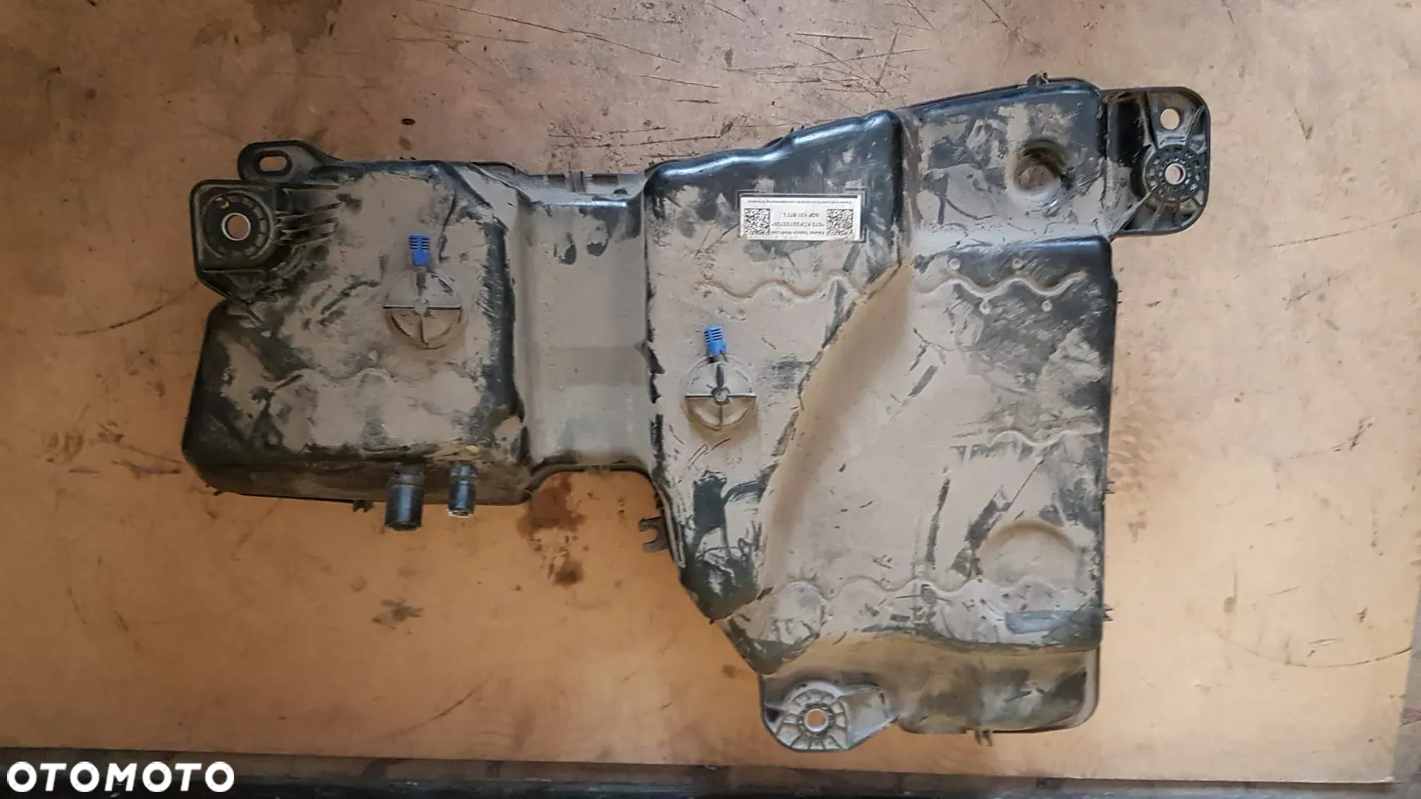 ZBIORNIK POMPA ADBLUE VW TIGUAN II 2.0 5QF131877L - 5