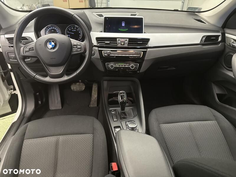 BMW X1 sDrive18i GPF - 22