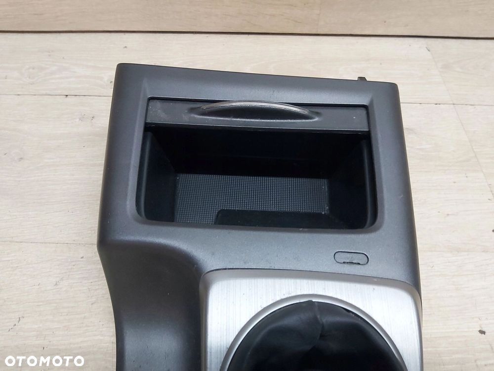 Honda Civic VIII schowek ramka biegów tunel środkowy kokpit SEDAN - 2