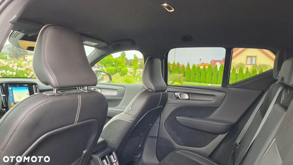 Volvo XC 40 T3 Geartronic Momentum Pro - 19