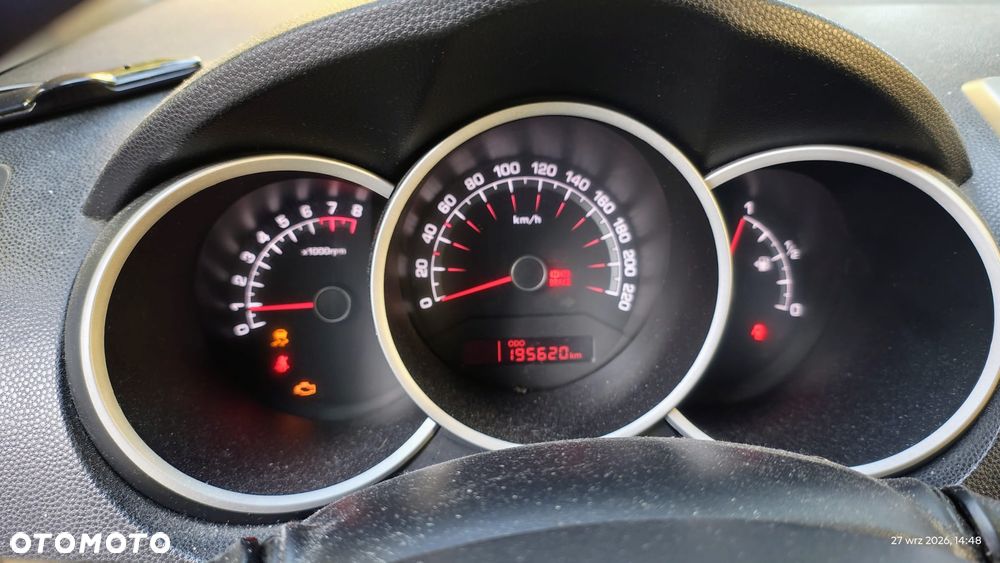 Kia Venga 2011 photo 4