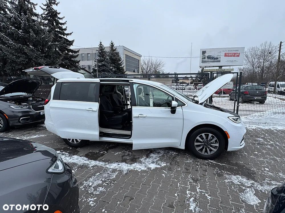 Chrysler Pacifica - 24