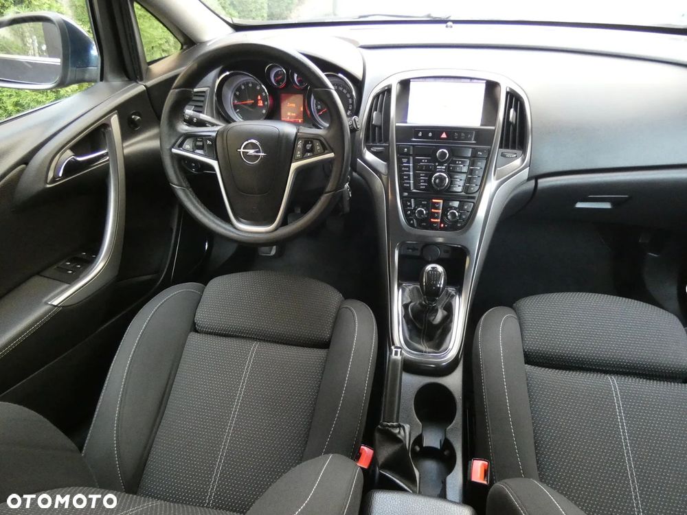 Opel Astra 1.4 T Cosmo S&S - 28