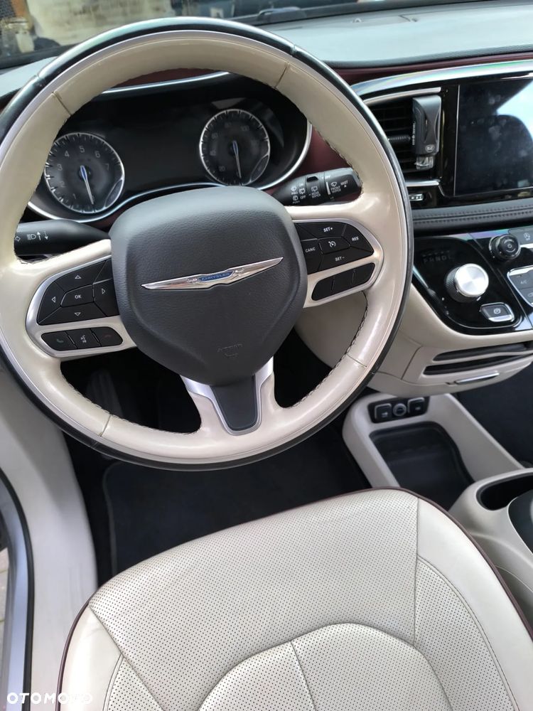 Chrysler Pacifica - 18