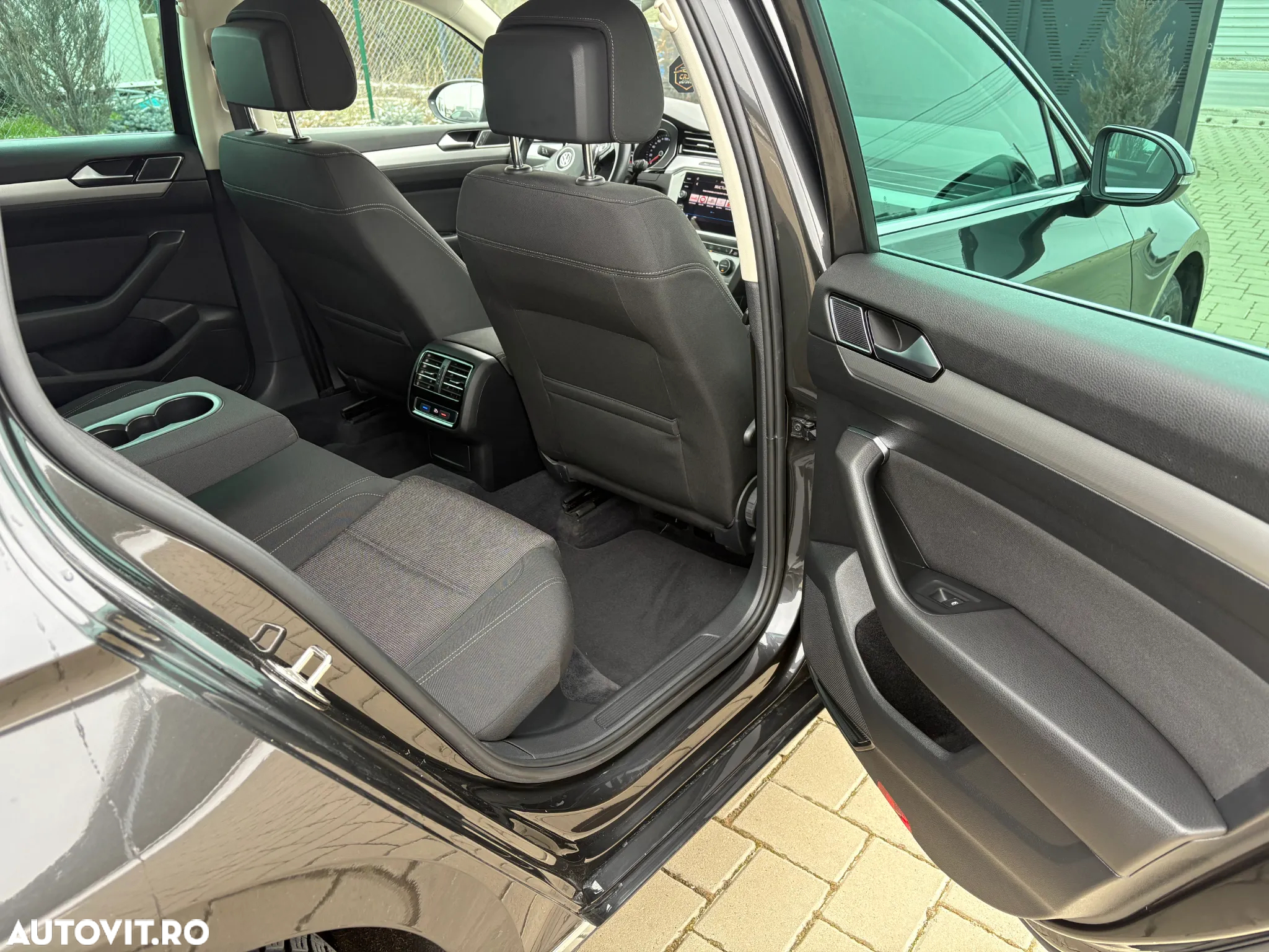 Volkswagen Passat Variant 2.0 TDI DSG Comfortline - 19