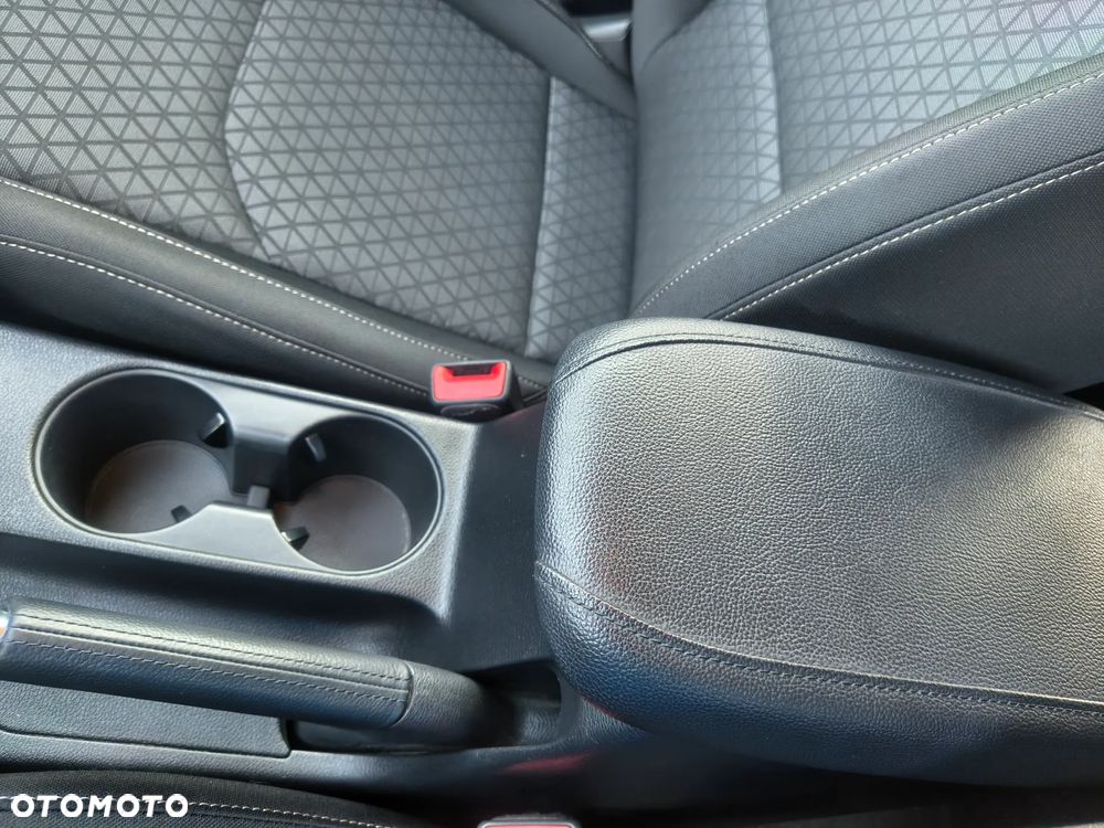 Kia Ceed 1.4 T-GDI L DCT - 23