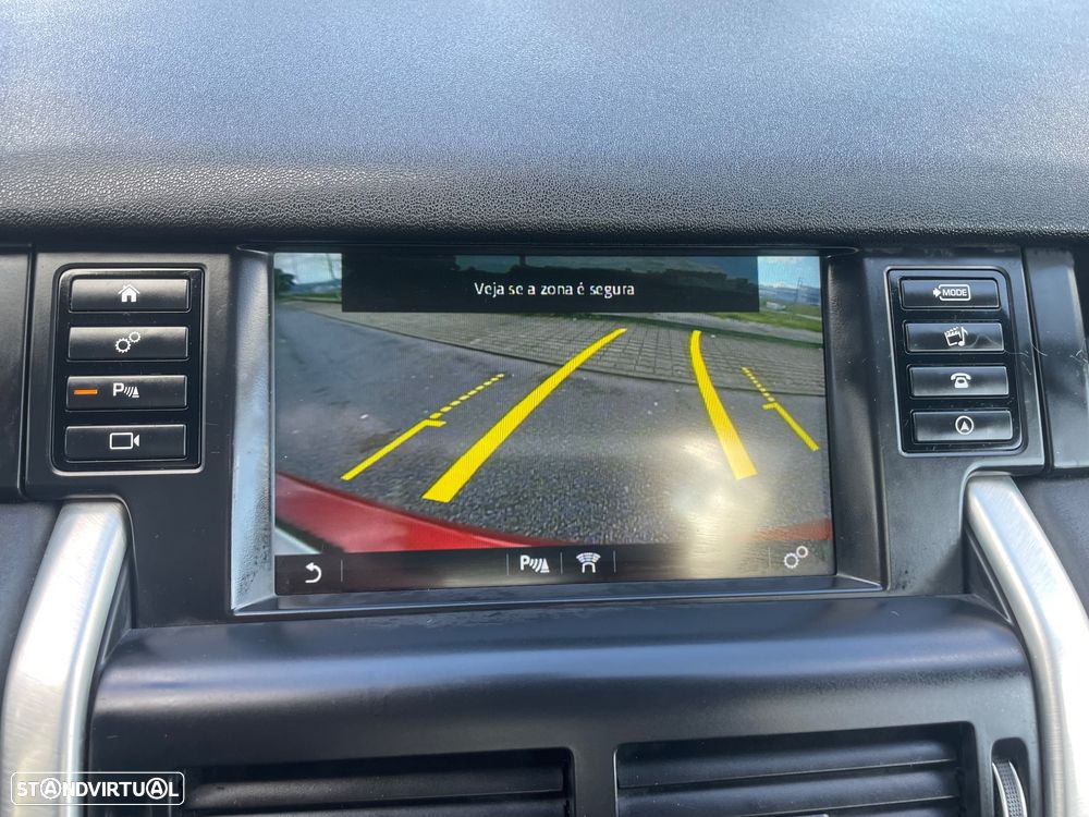 Land Rover Discovery Sport 2.0 eD4 HSE Luxury - 30