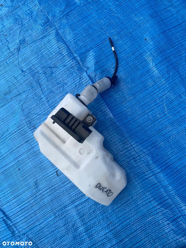 ZBIORNICZEK  ZBIORNIK PŁYNU SPRYSKIWACZY POMPKA  FIAT DUCATO 1374394080 - 2