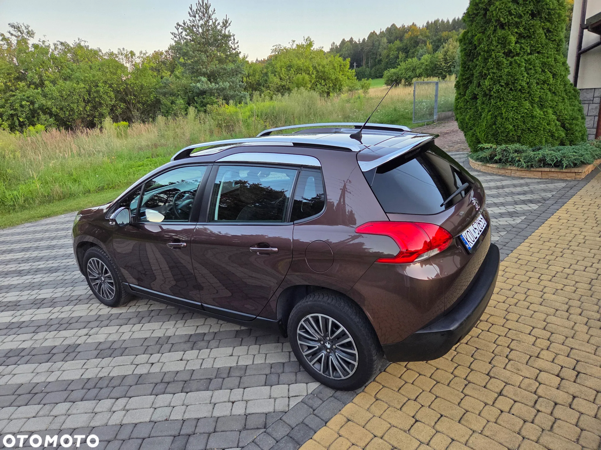Peugeot 2008 e-HDi FAP 92 STOP & START Allure - 17
