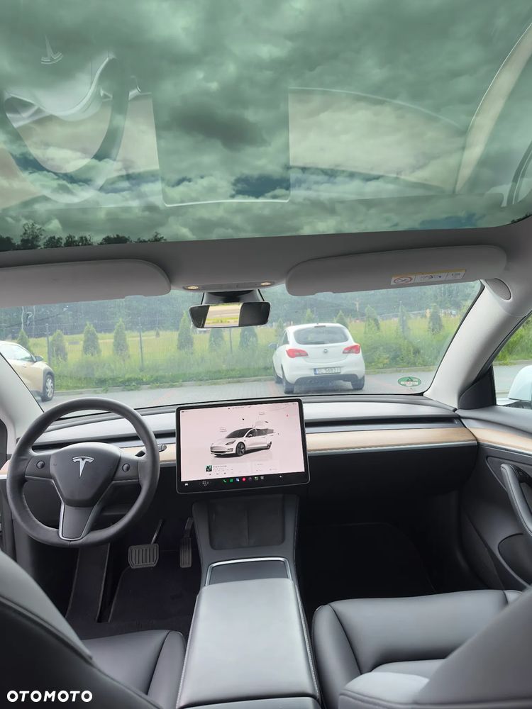 Tesla Model 3 - 11