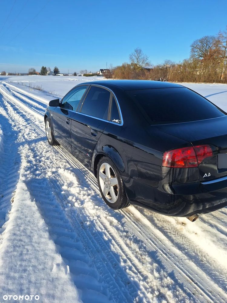 Audi A4 Limousine - 3