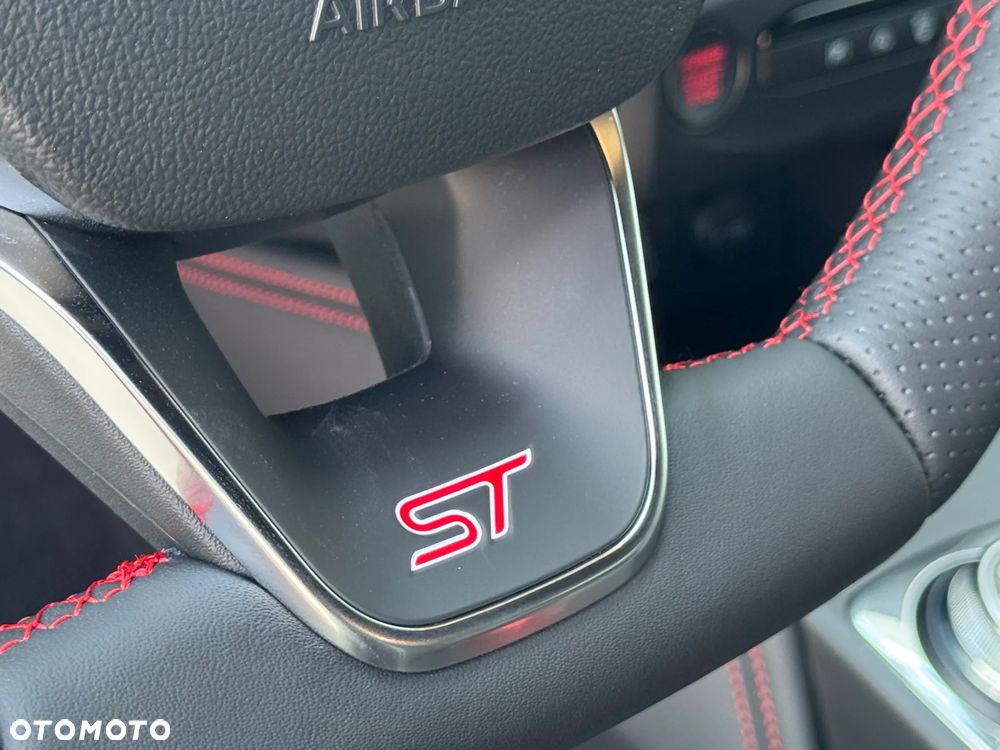 Ford Focus 2.3 EcoBoost ST X - 22