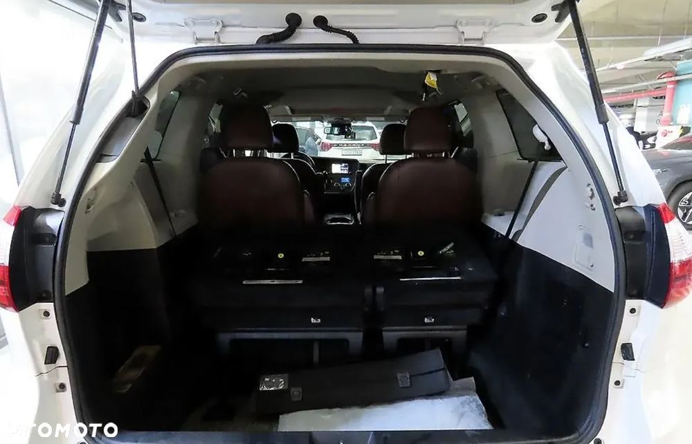 Toyota Sienna - 15