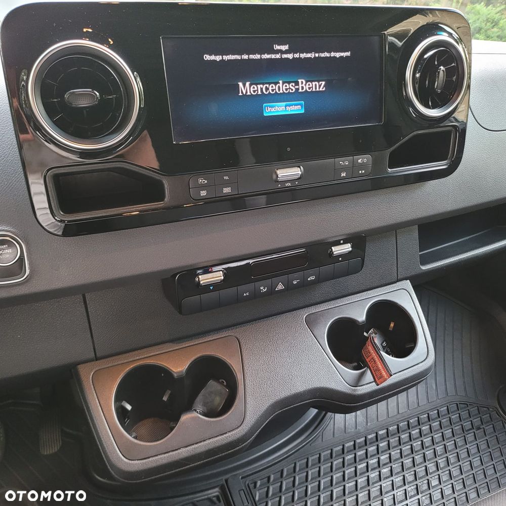 Mercedes-Benz Sprinter - 15