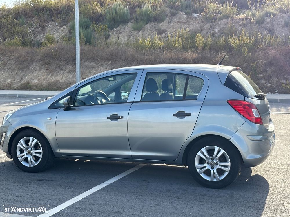 Opel Corsa 1.2 Go! FlexFuel - 11