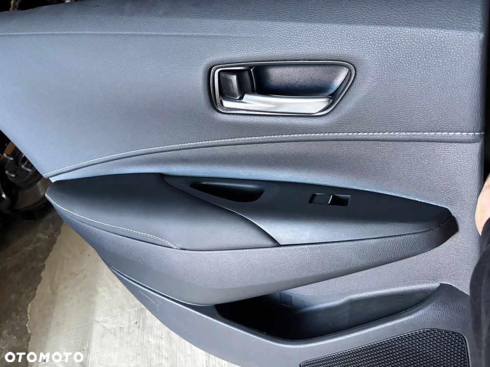 Boczki drzwi lewe przód tył Toyota Corolla e21 lift LED - 4