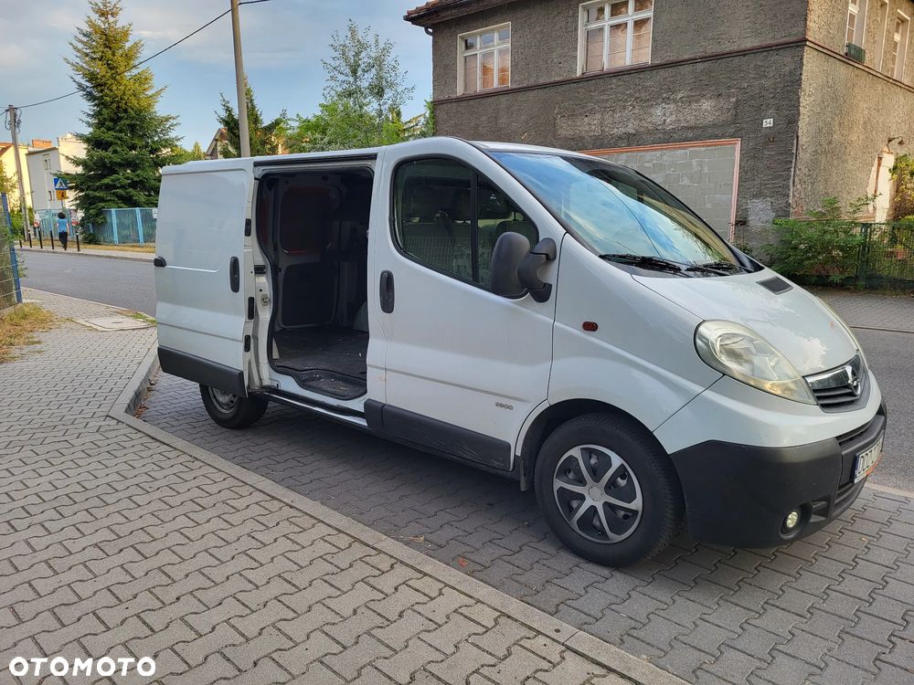 Opel Vivaro - 11