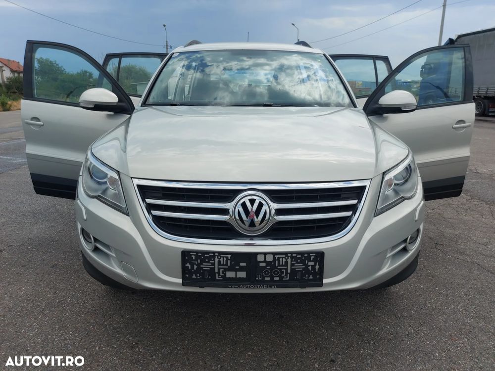 Volkswagen Tiguan - 1