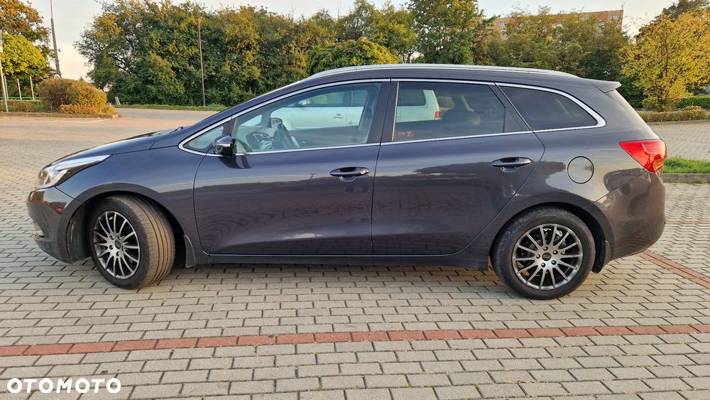 Kia Ceed - 10