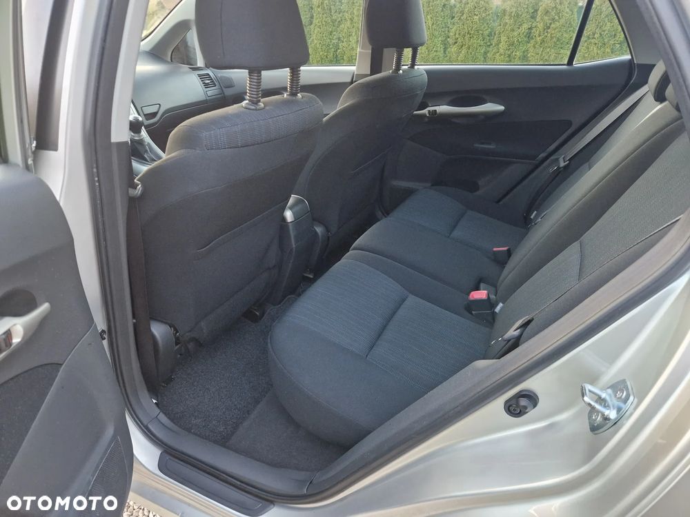 Toyota Auris 1.6 VVT-i Executive - 34