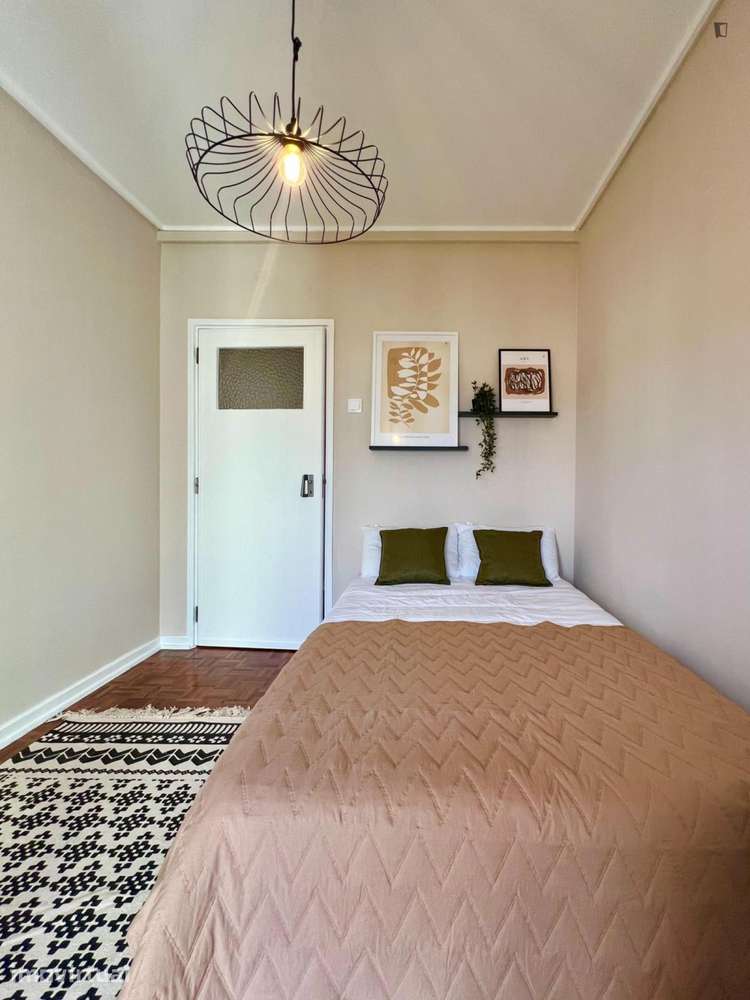 Quarto - localizado em Norton de Matos Coimbra - Grande imagem: 2/11