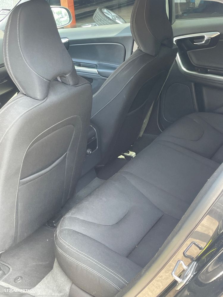 Volvo V60 D2 Kinetic - 13