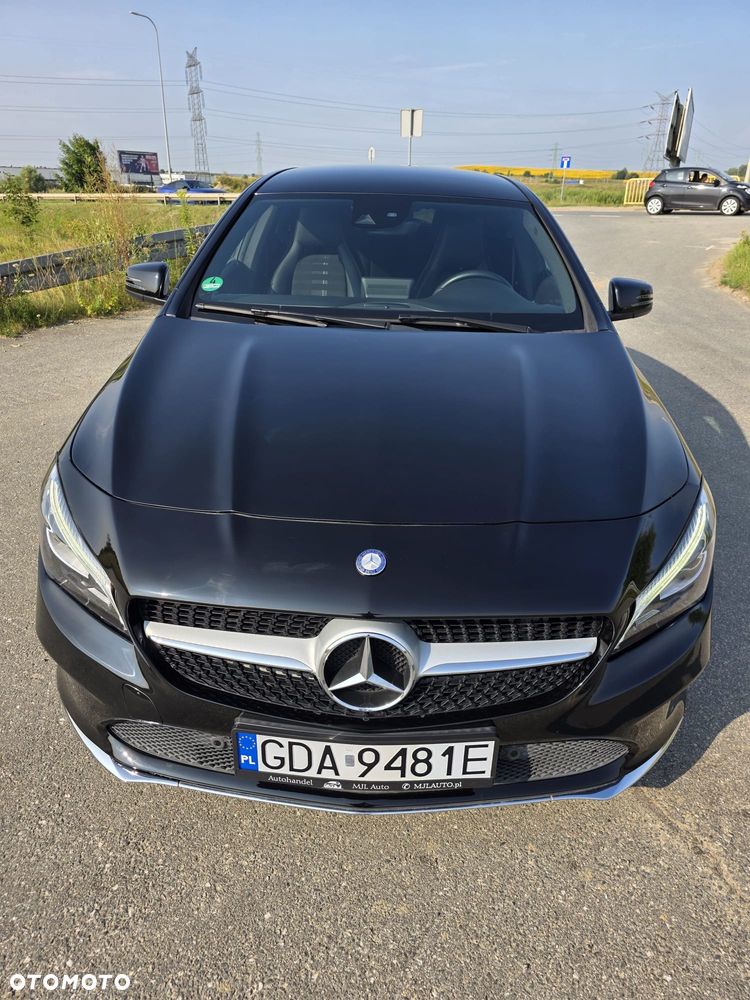 Mercedes-Benz CLA 180 7G-DCT UrbanStyle Edition - 2