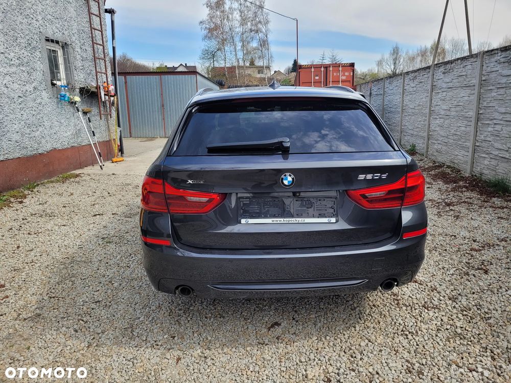BMW Seria 5 520d xDrive Sport Line - 7
