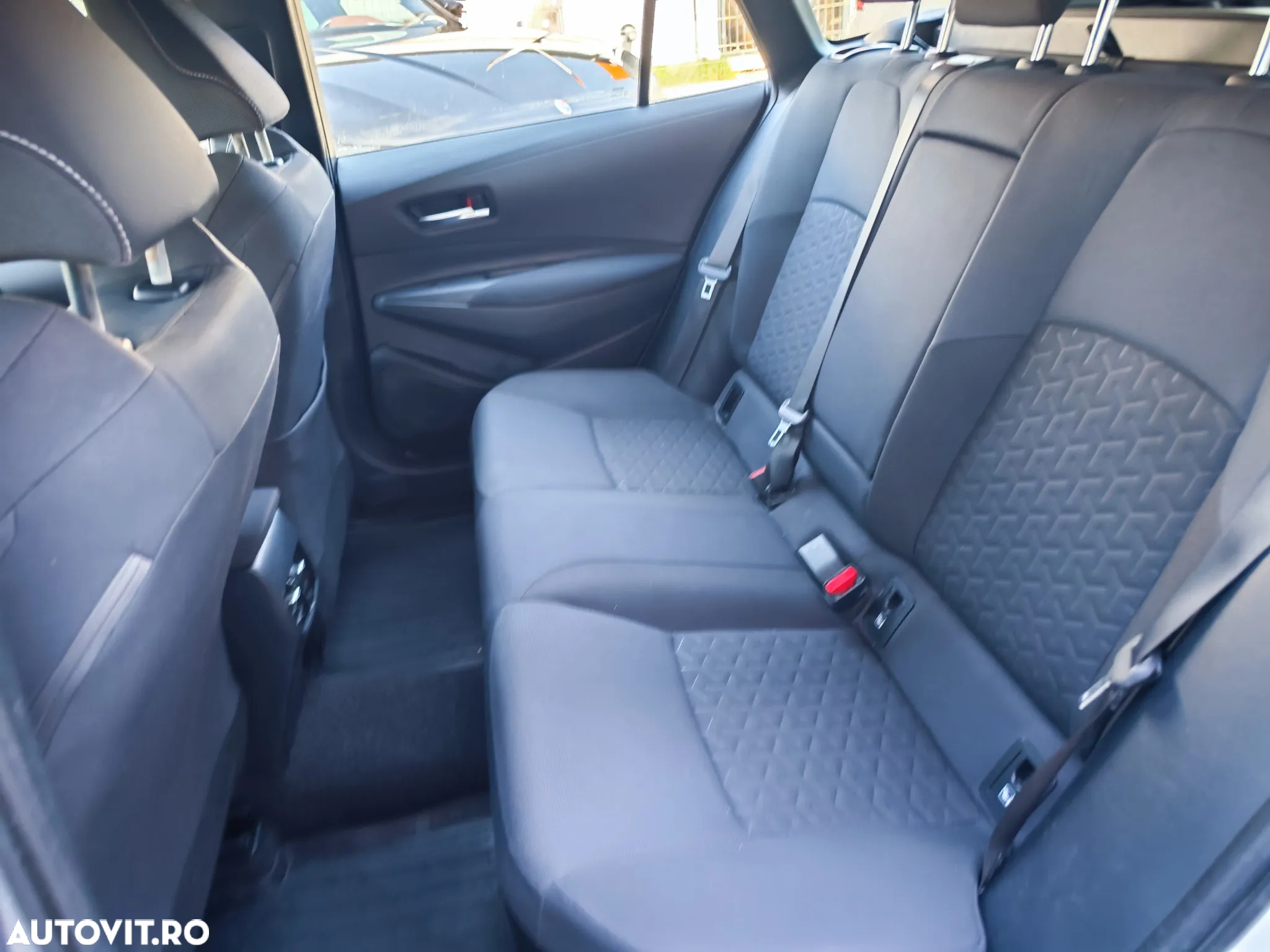 Toyota Corolla 1.8 HSD Dynamic - 13