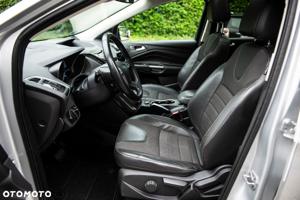 Ford Kuga 2.0 TDCi 4x4 Titanium - 14