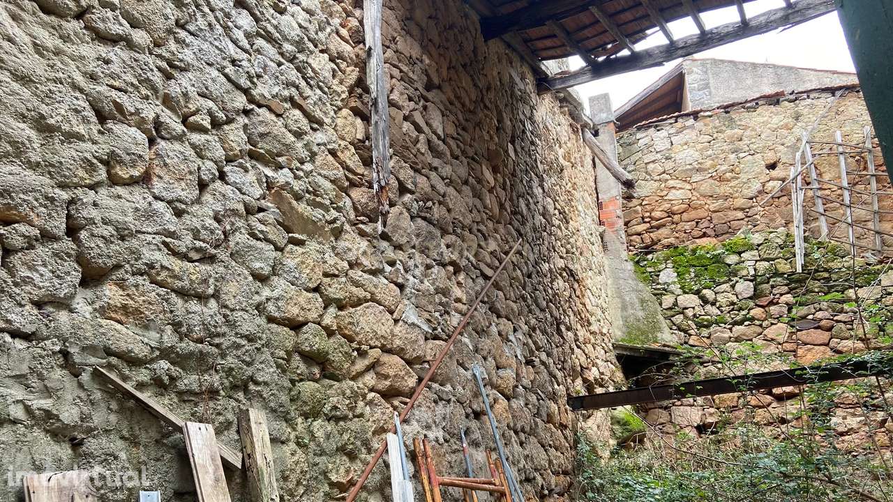 Moradia em ruína para recuperação total - Penamacor - Grande imagem: 4/6