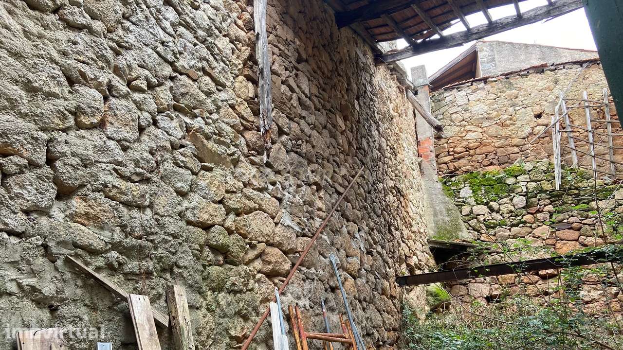 Moradia em ruína para recuperação total - Penamacor, Castelo Branco - Grande imagem: 4/6