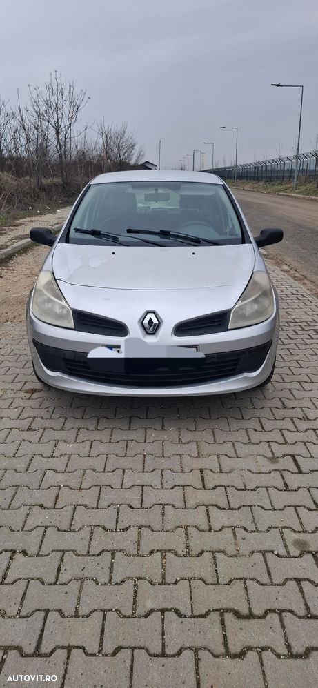 Renault Clio III 1.5dCi Dynamique - 10