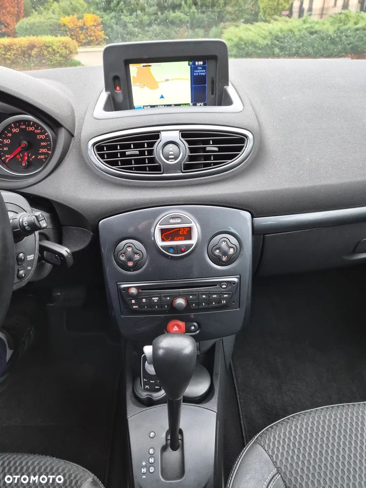 Renault Clio 1.6 16V 110 TomTom Edition - 16