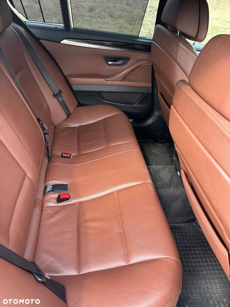 BMW Seria 5 535i Sport-Aut - 15